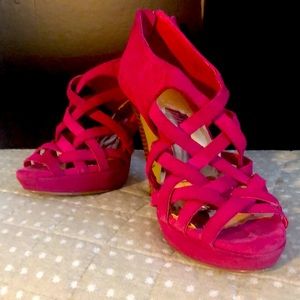 🌹REDUCED🌹 PINK SUADE SHOES!